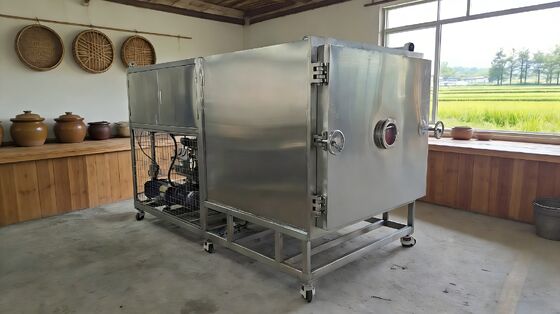 304 স্টেইনলেস স্টীল ইন্ডাস্ট্রিয়াল ফ্রিজ-ড্রায়ার বৈদ্যুতিক গরম করার সিস্টেম এবং বিটজার বা লেইবোল্ড রেফ্রিজারেশন ইউনিট সহ ধ্রুবক ফলাফলের জন্য